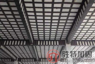 梁粘碳纤维加固法